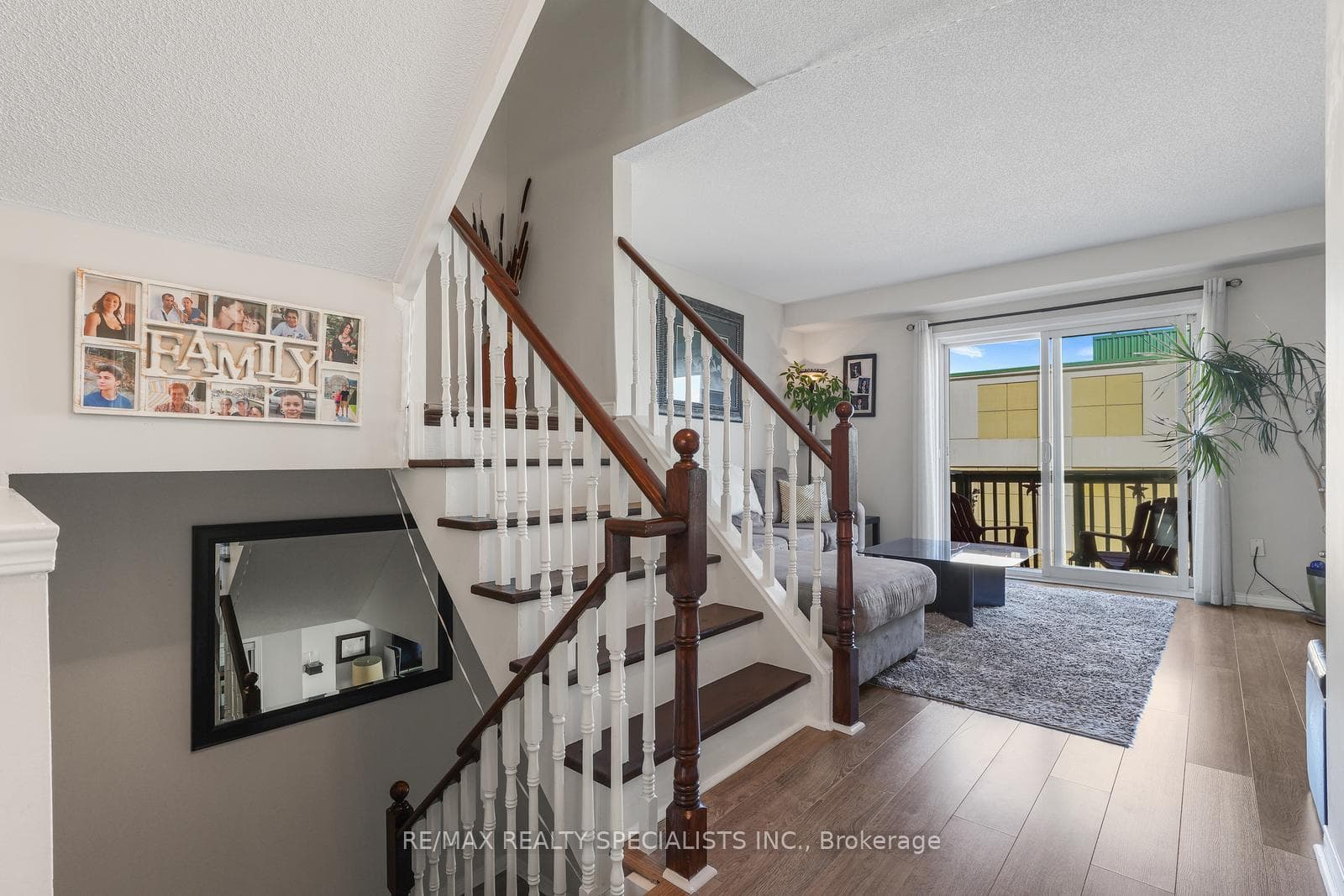 3370 Redpath Circle photo 7