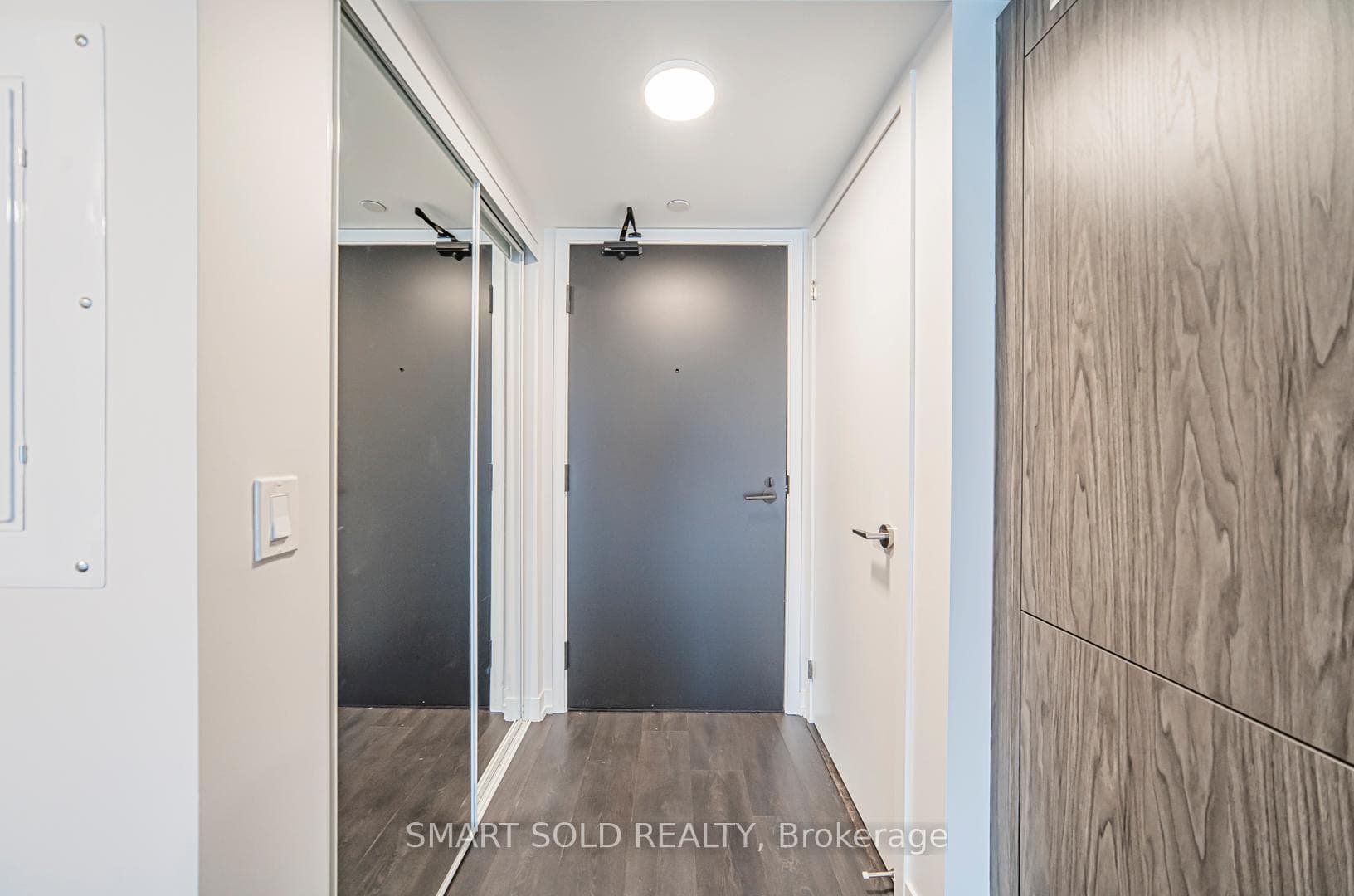 60 Shuter Street Unit 307 photo 4