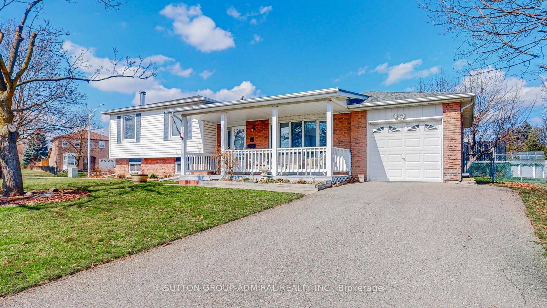 2 Geneva Crescent photo 1