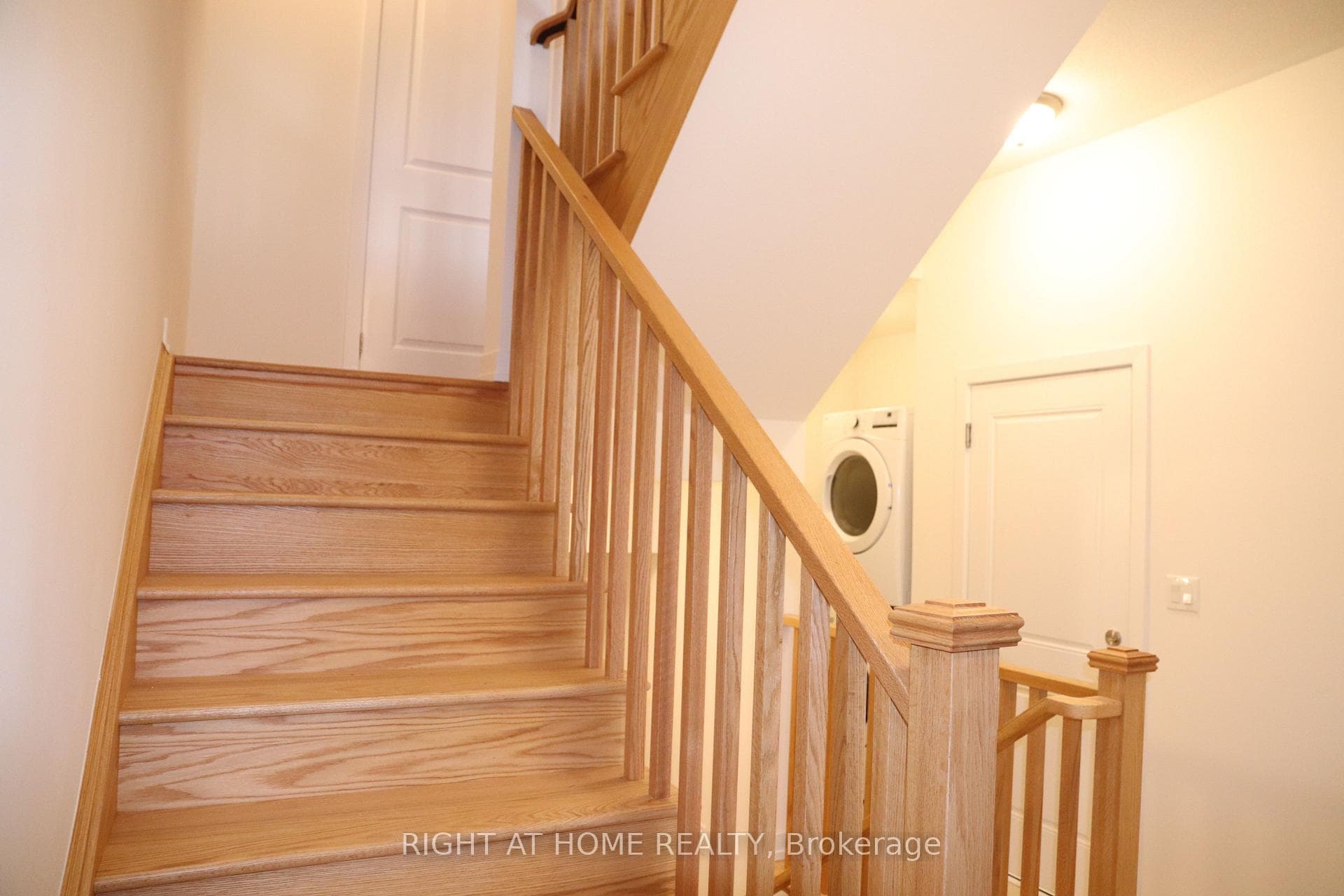 1541 Hilson Heights photo 10