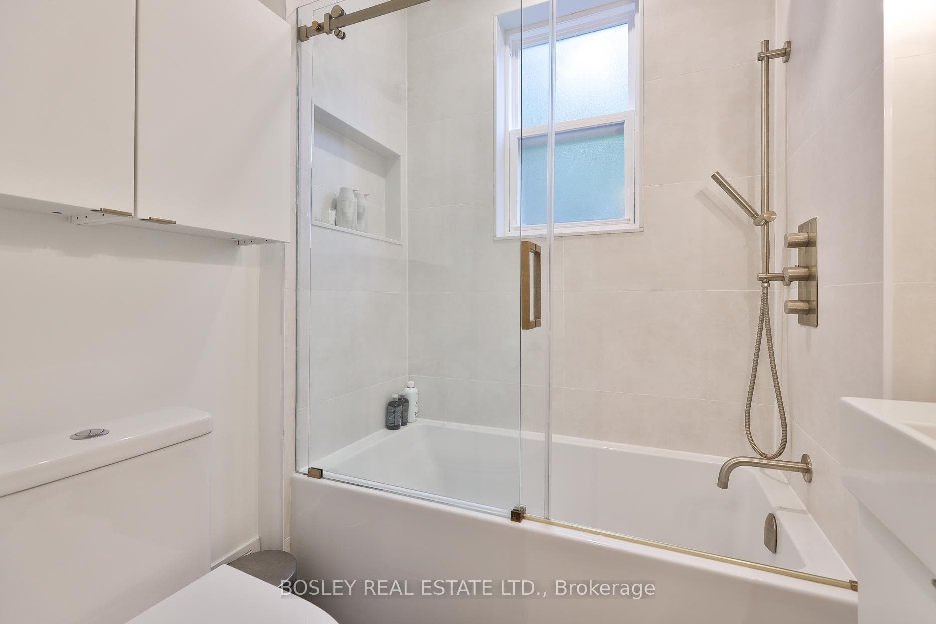 44 Mackenzie Crescent photo 30
