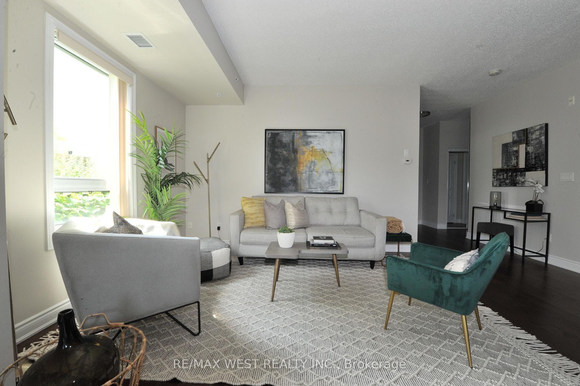 3170 Erin Mills Parkway Unit 109 photo 4