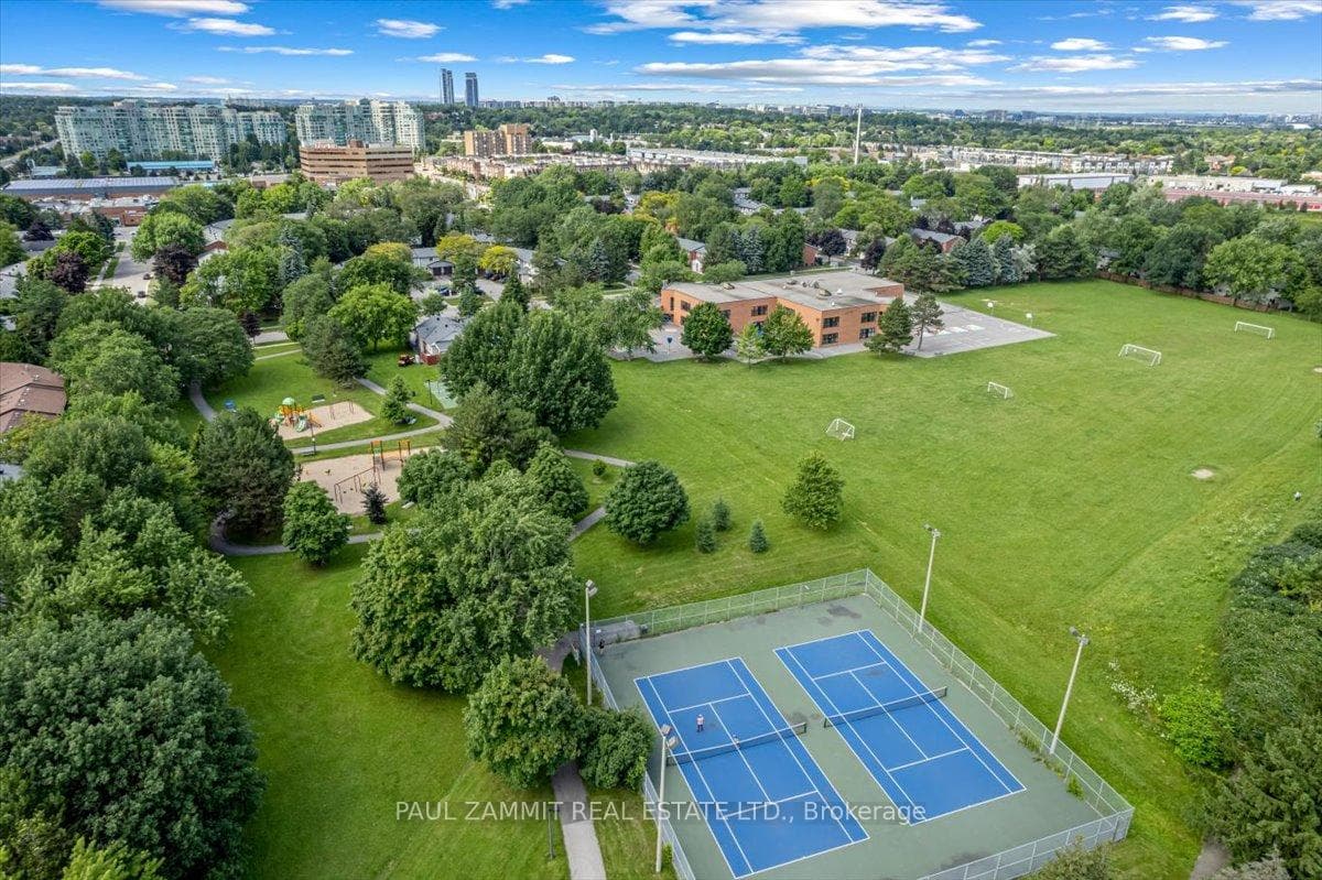 47 Ladyslipper Court photo 41
