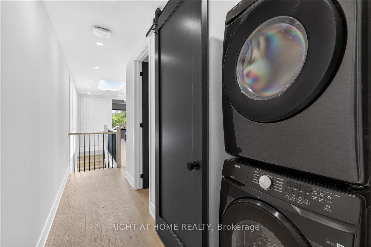 15B ROSEMEADE Avenue photo 31