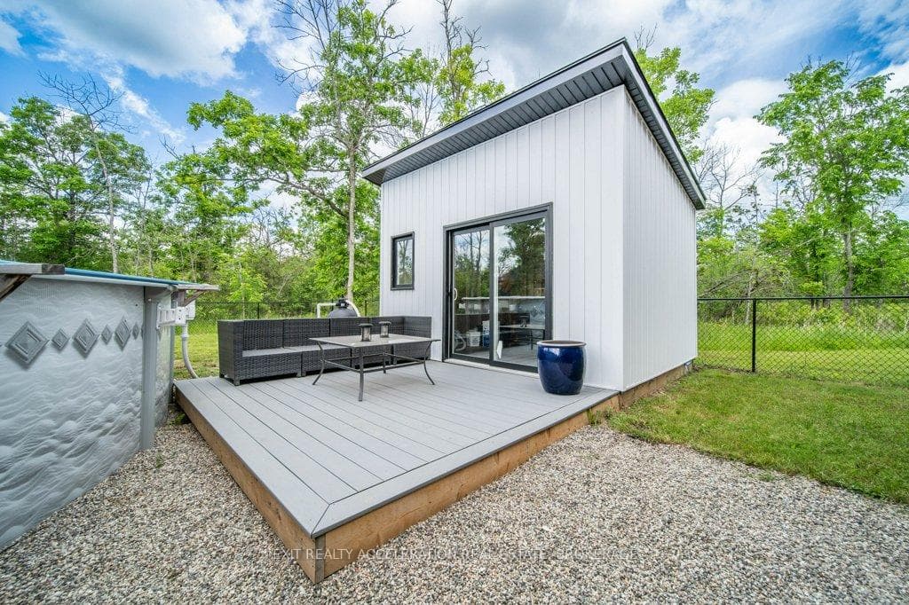 962 Irish Road photo 41