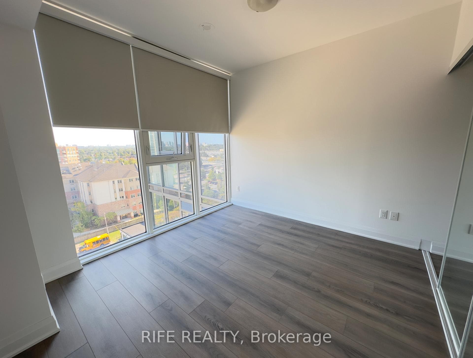10 Gatineau Drive Unit 903W photo 12