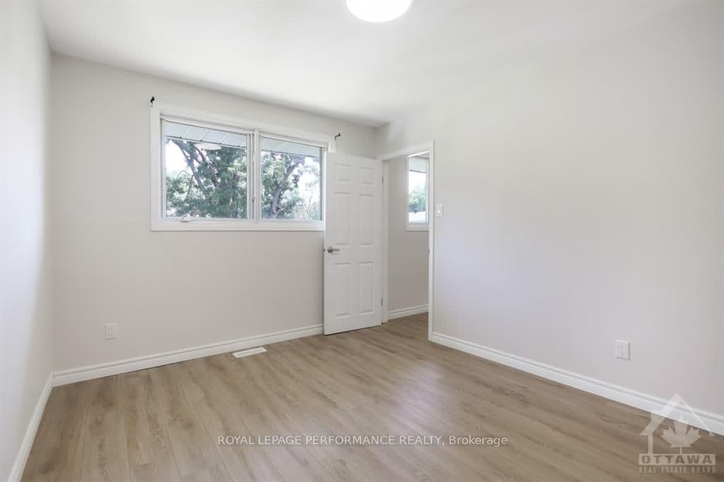 13 KEMPSTER Avenue photo 20