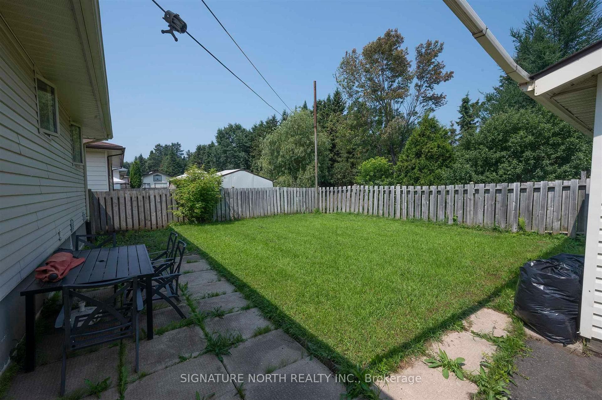 182 Seneca Crescent photo 35