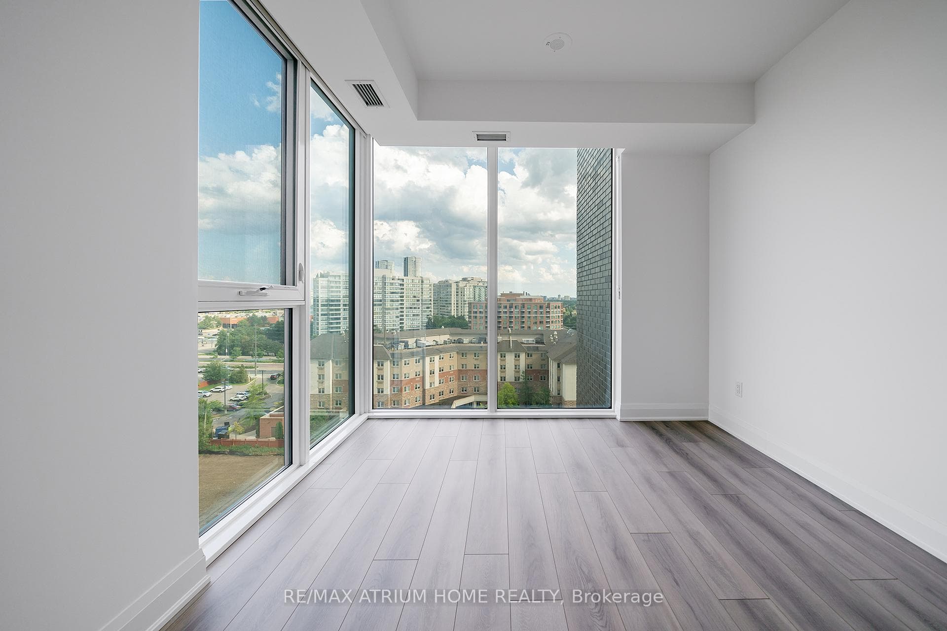 10 Gatineau Drive Unit 1004 photo 11