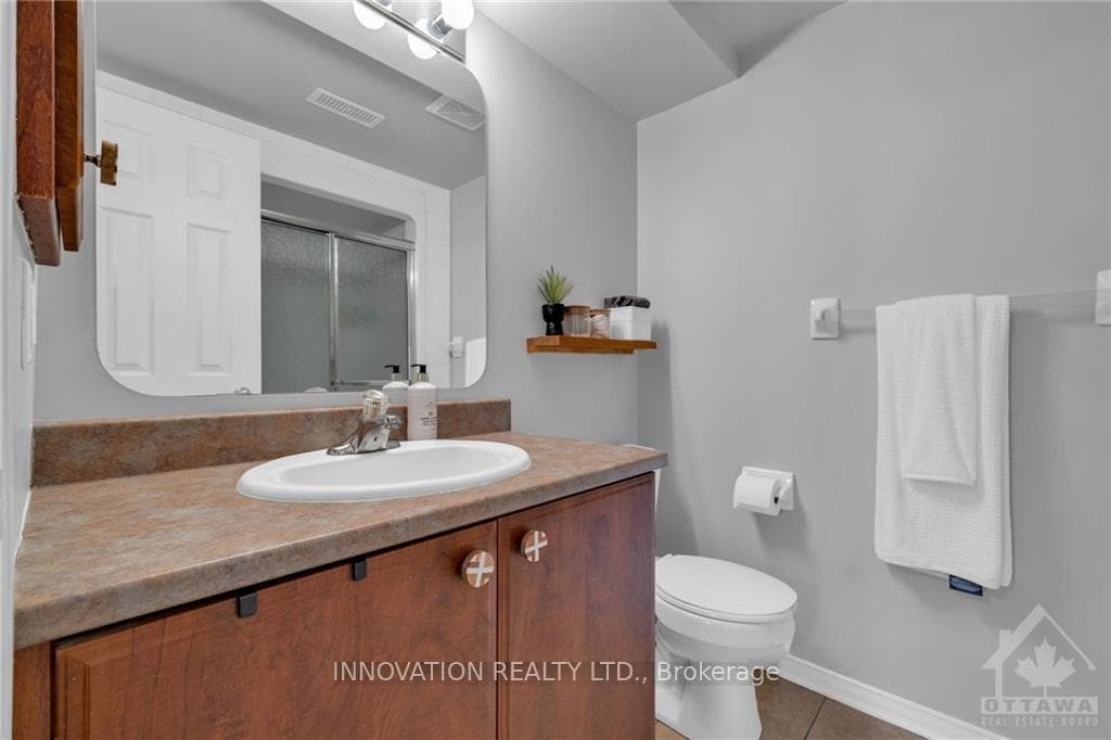 840 LONGFIELDS Drive photo 16