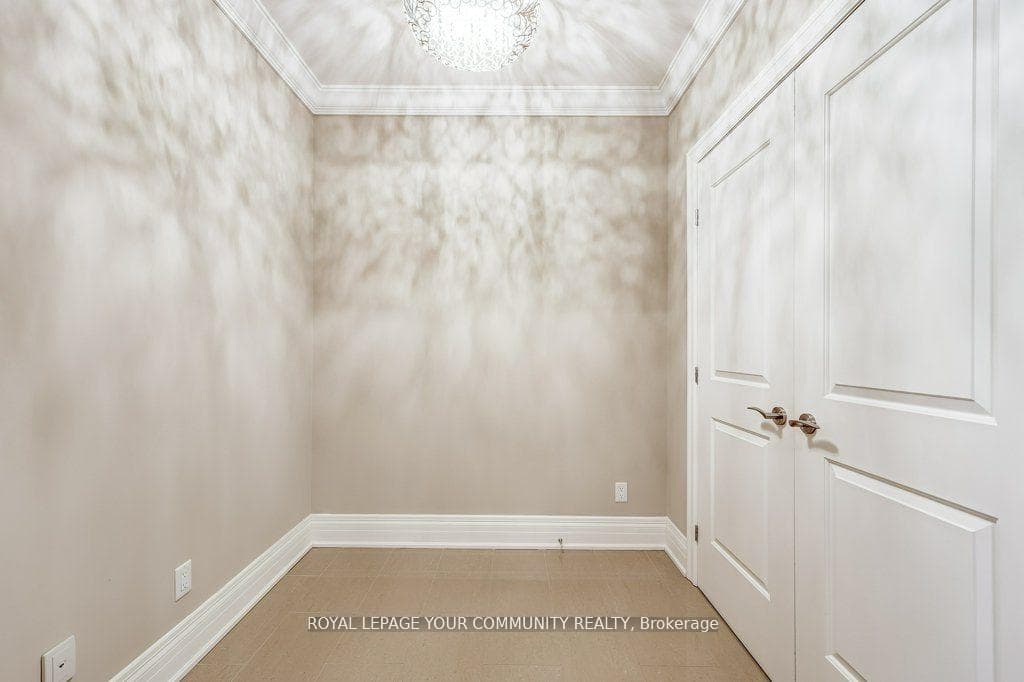 80 Burns Boulevard Unit 221 photo 7