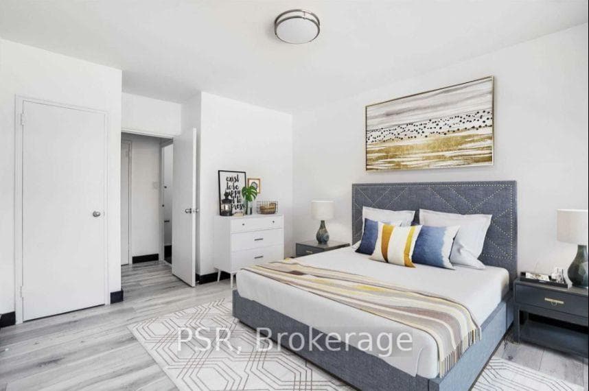 600 Eglinton Avenue Unit 207 photo 4