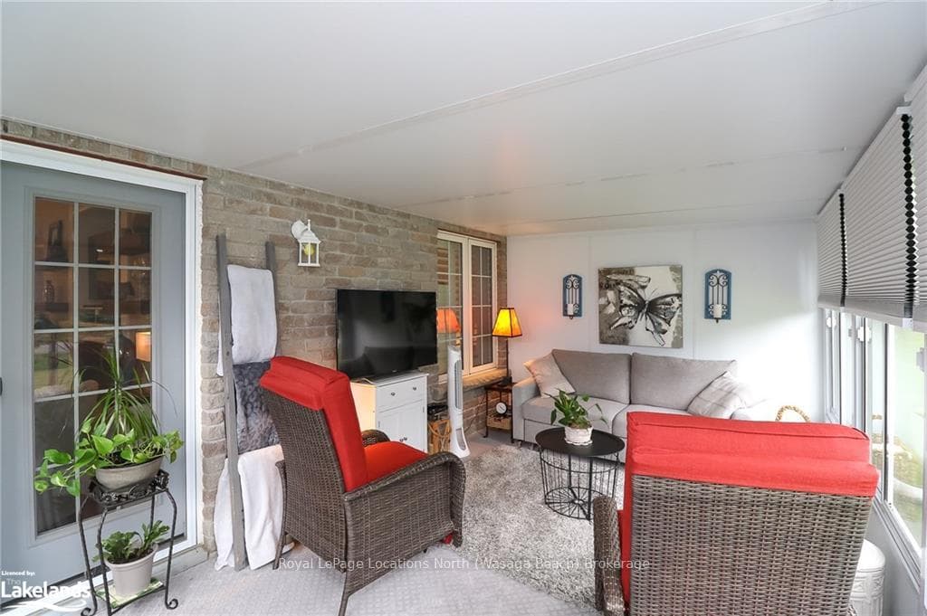 35 CHESTNUT Lane photo 41