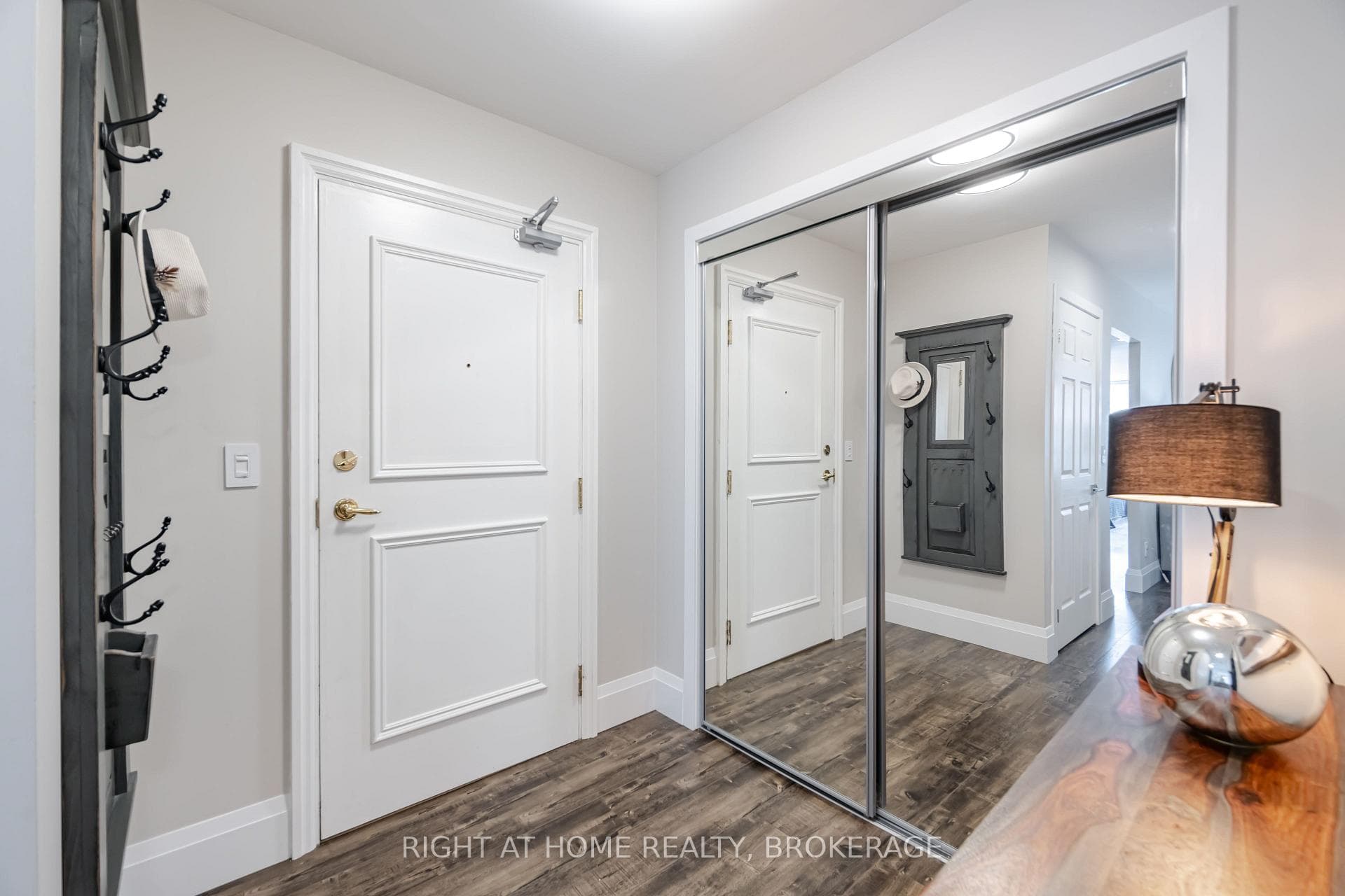 442 Maple Avenue Unit 801 photo 5