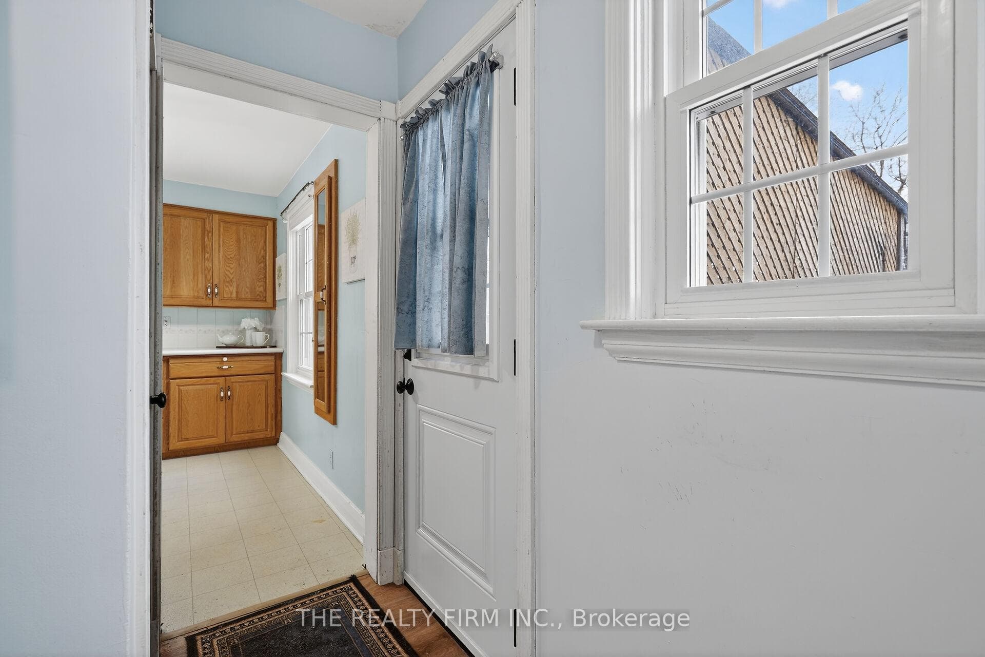 7061 Longwoods Road photo 17