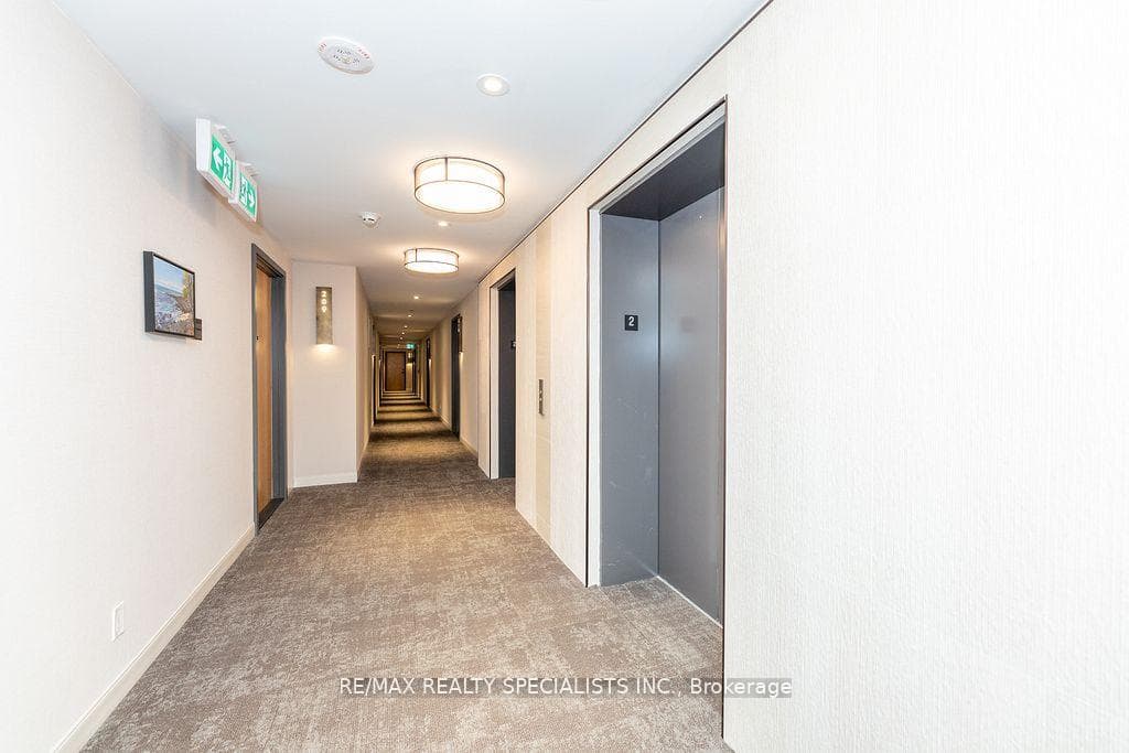 8 Beverley Glen Boulevard Unit C202 photo 6