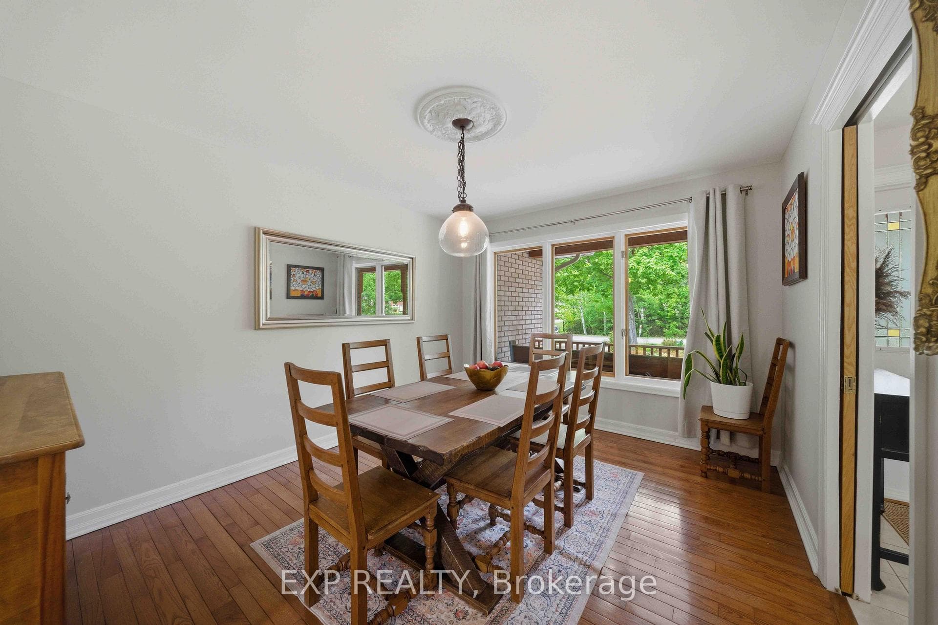 1264 Barnwell Crescent photo 27