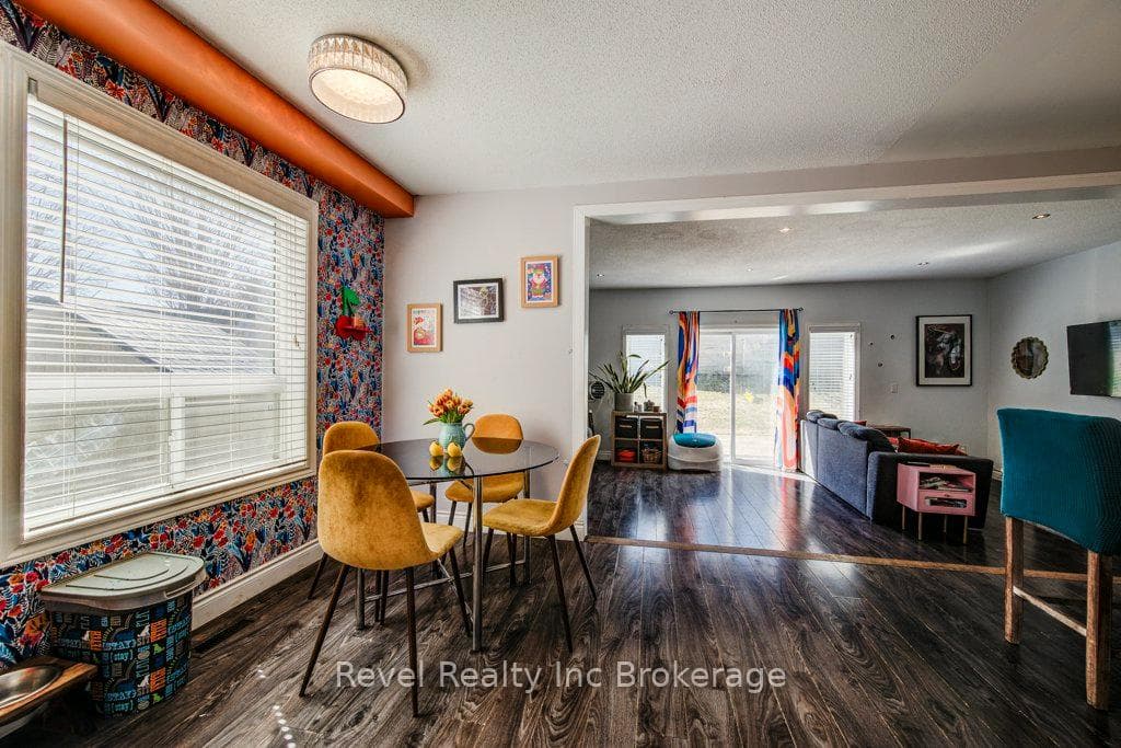 733 Southwood Way photo 12