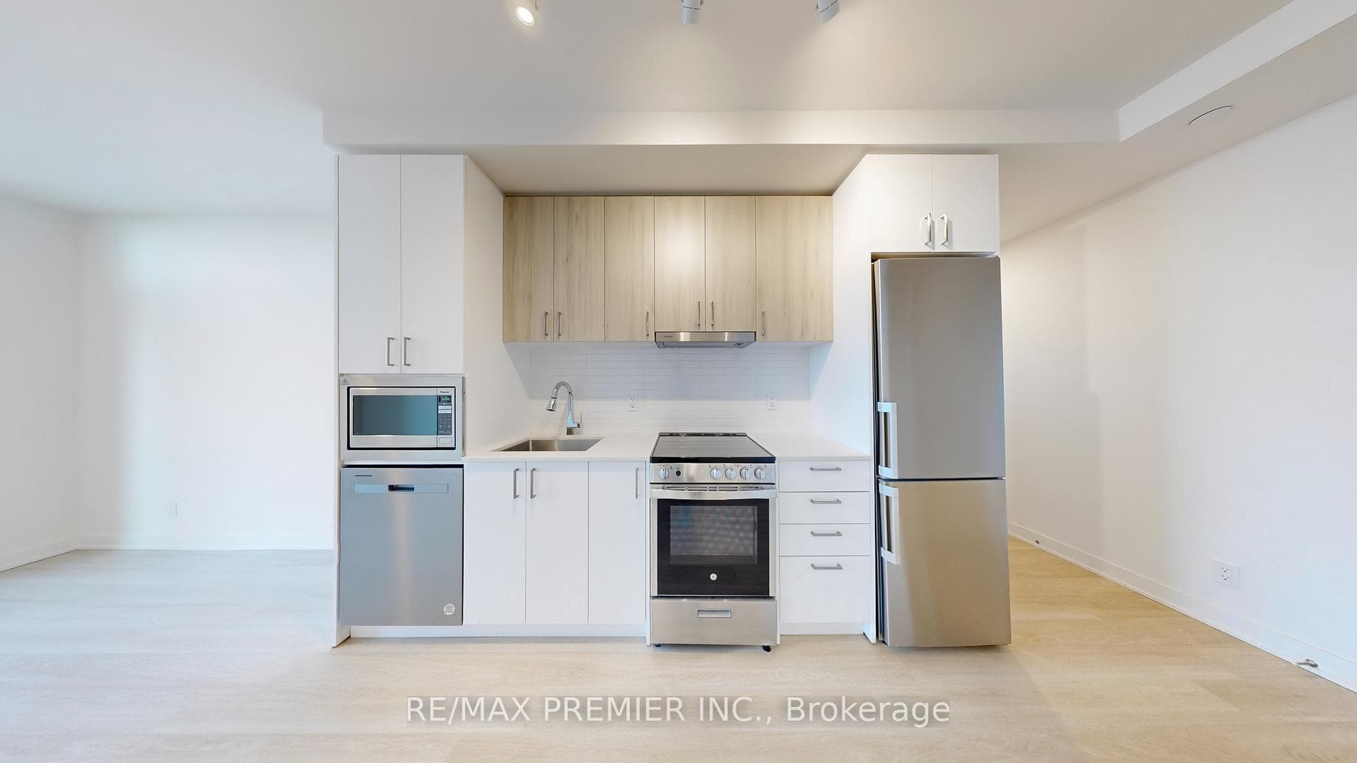 30 Upper Mall Way Unit 1206 photo 12