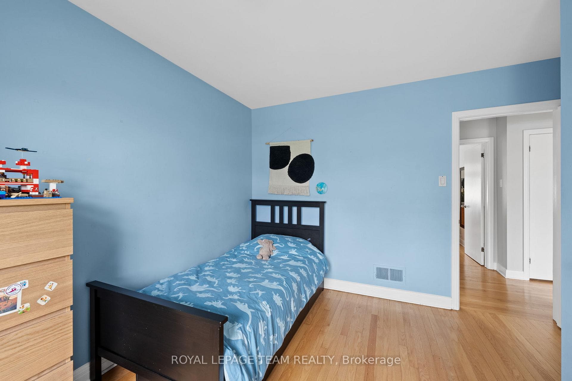 1266 Randall Avenue photo 31