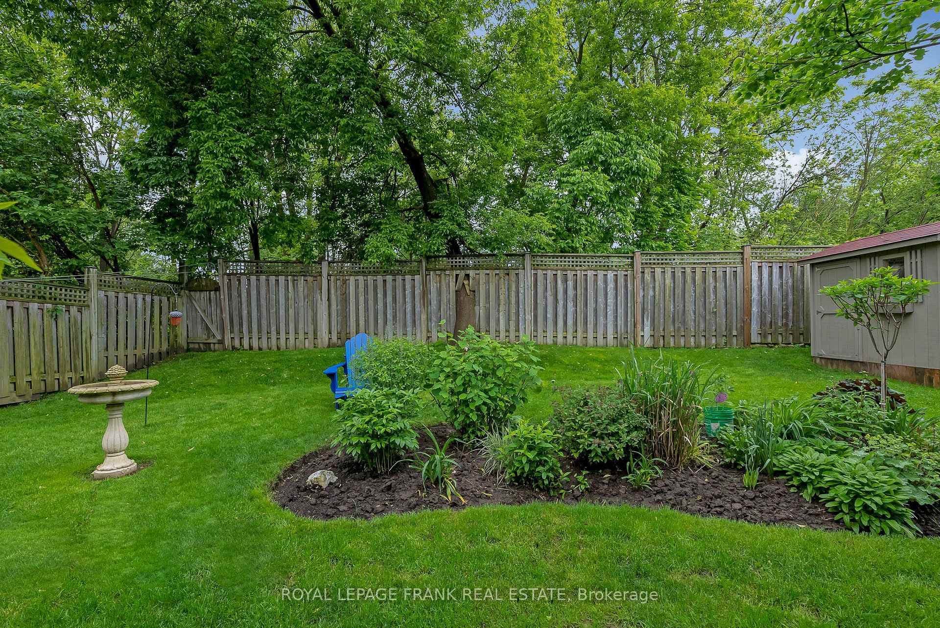 852 Oshawa Boulevard photo 28