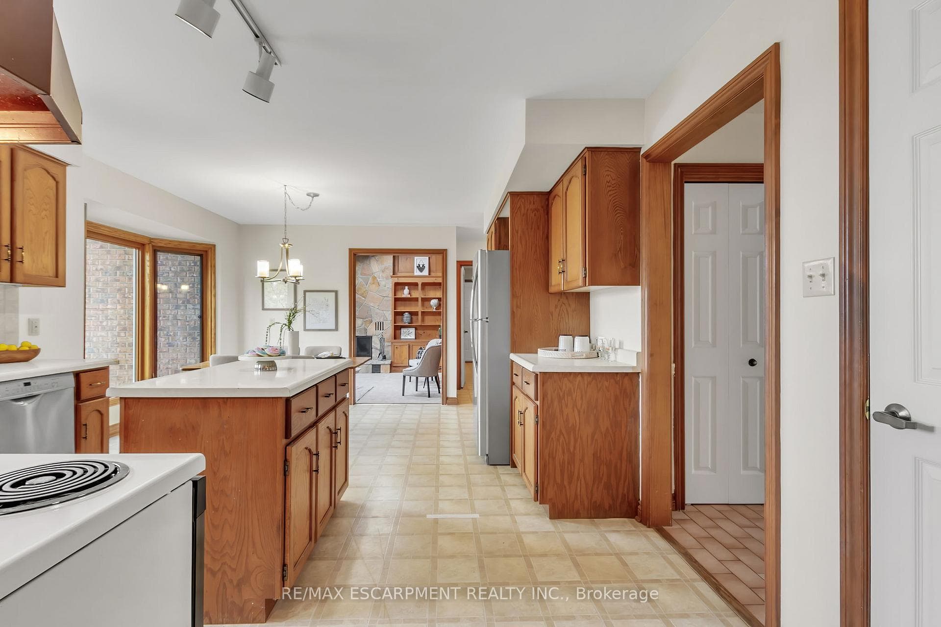 55 Chatterson Drive photo 10