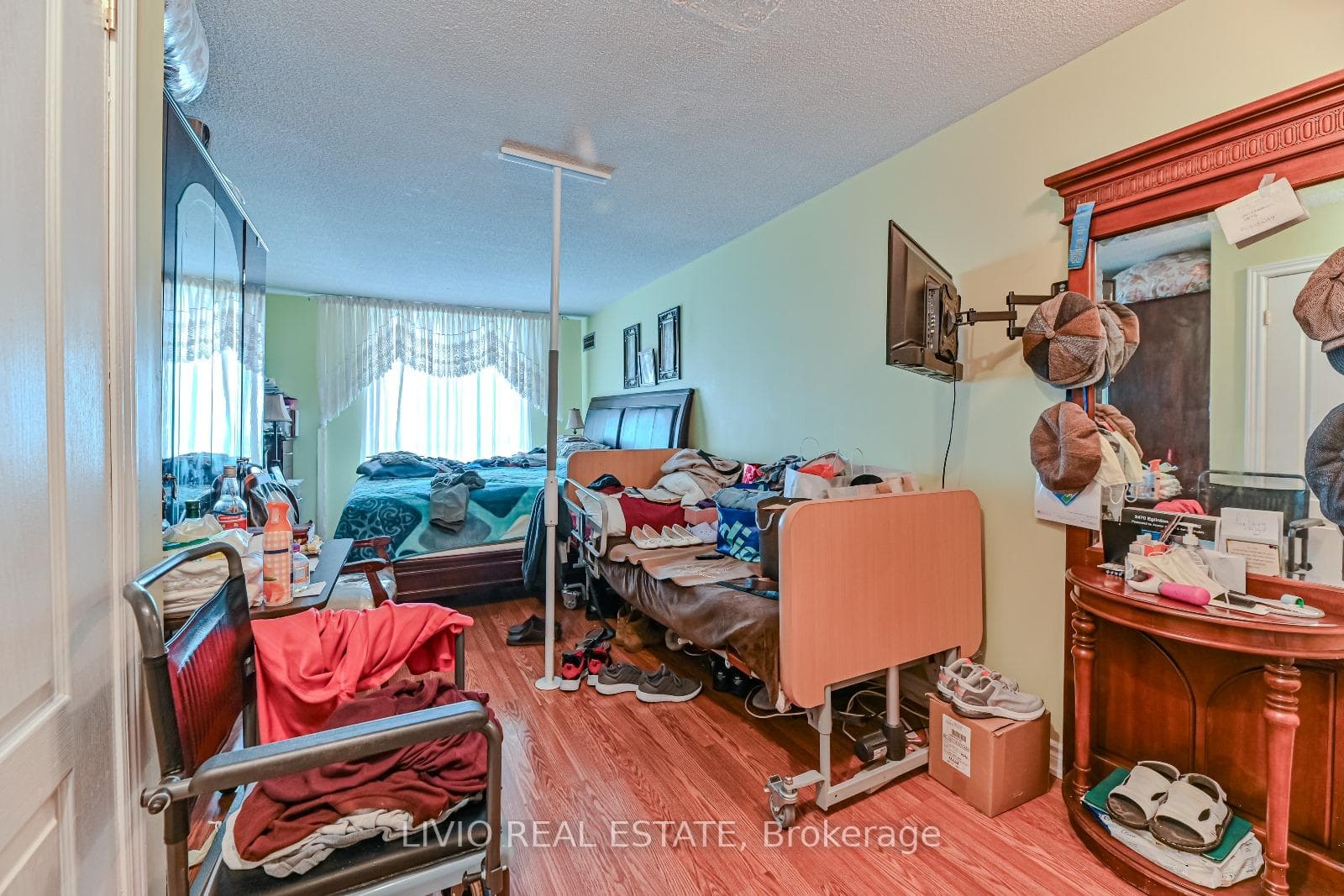 2470 Eglinton Avenue Unit 706 photo 5