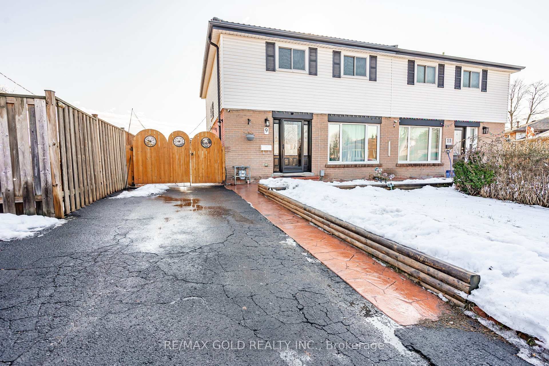 9 Dalton Place photo 2