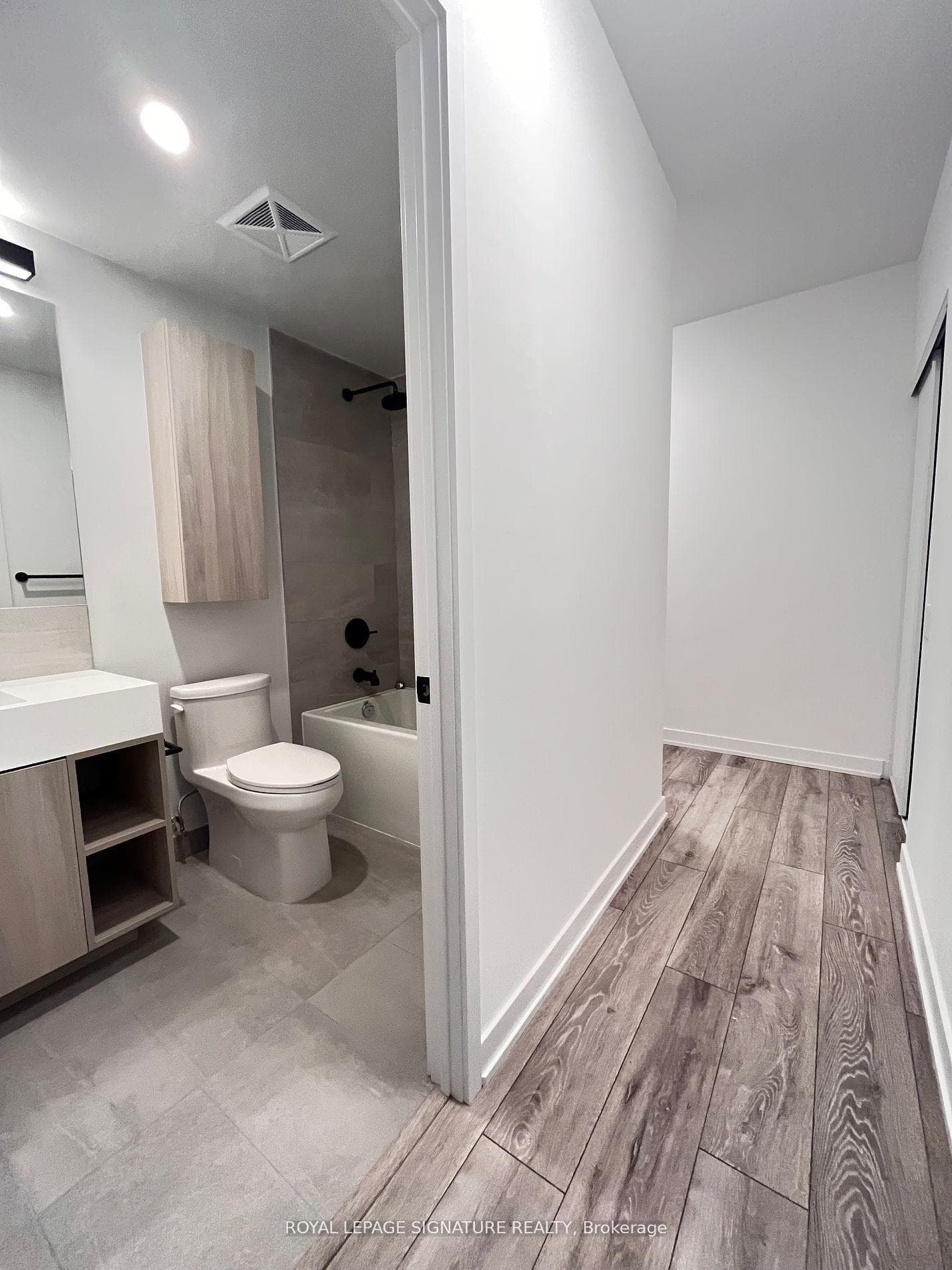 108 Peter Street Unit 601 photo 11