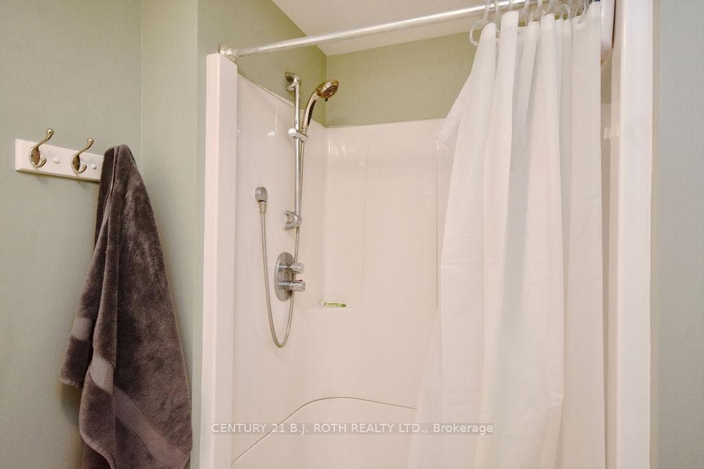 32 Clover Avenue photo 22