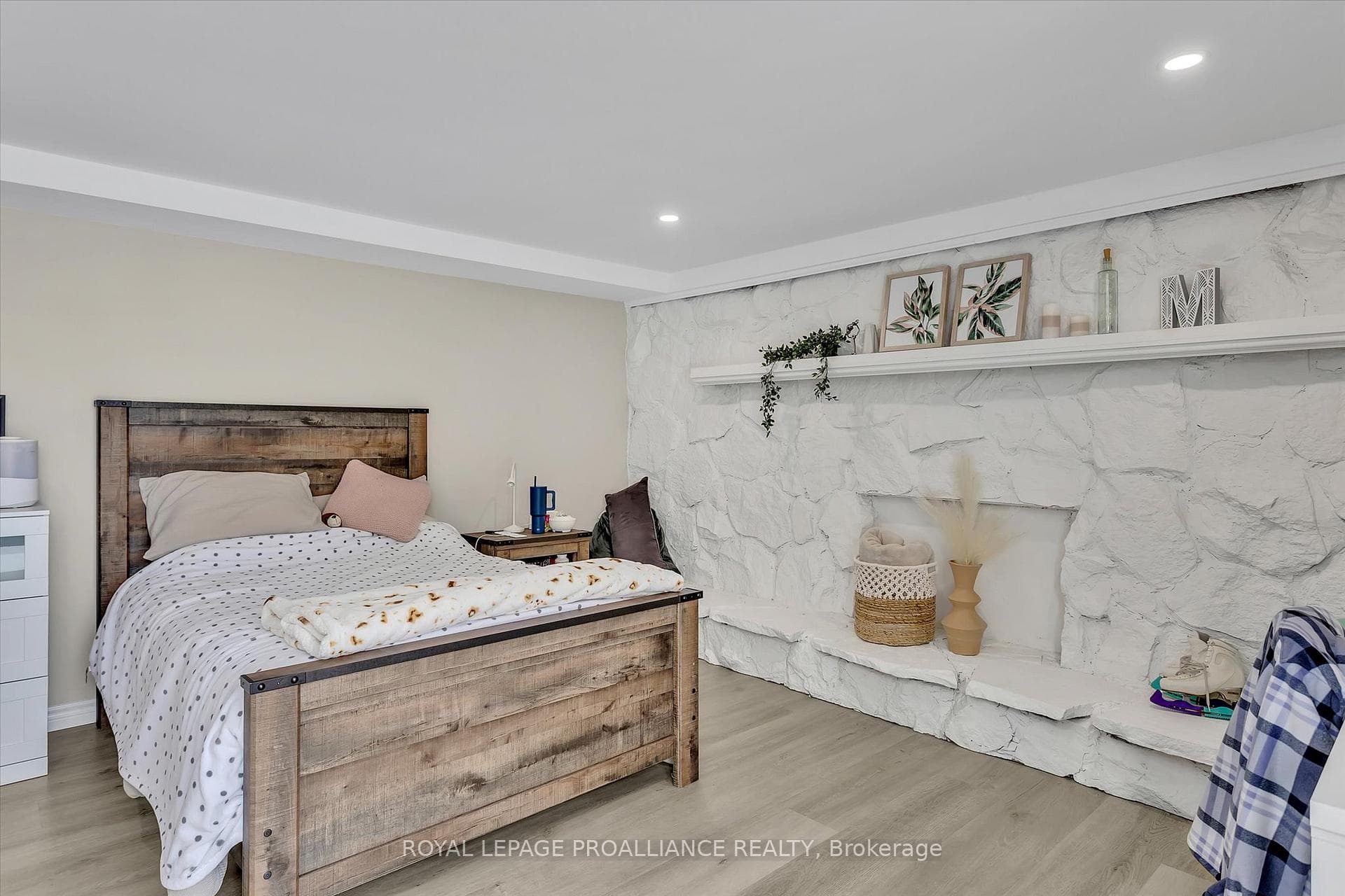 1167 Algonquin Boulevard photo 21
