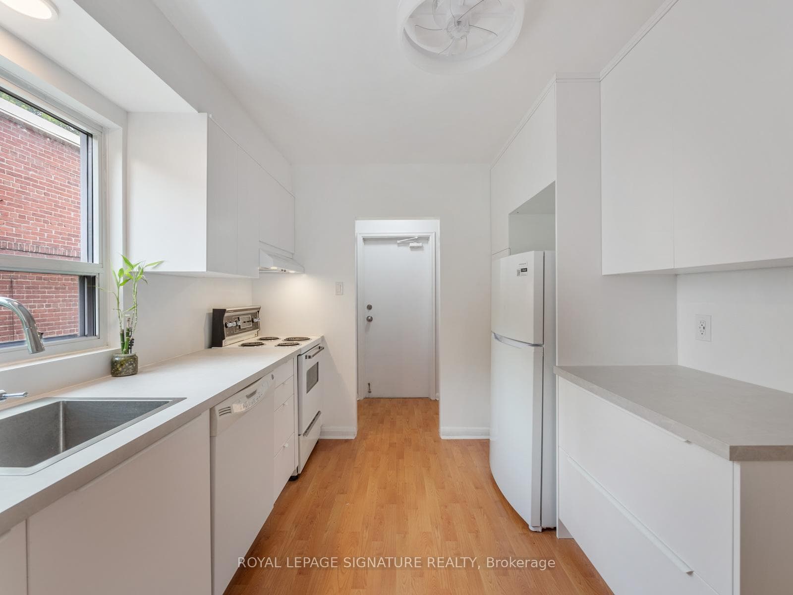 6A Rowley Avenue Unit Main photo 12
