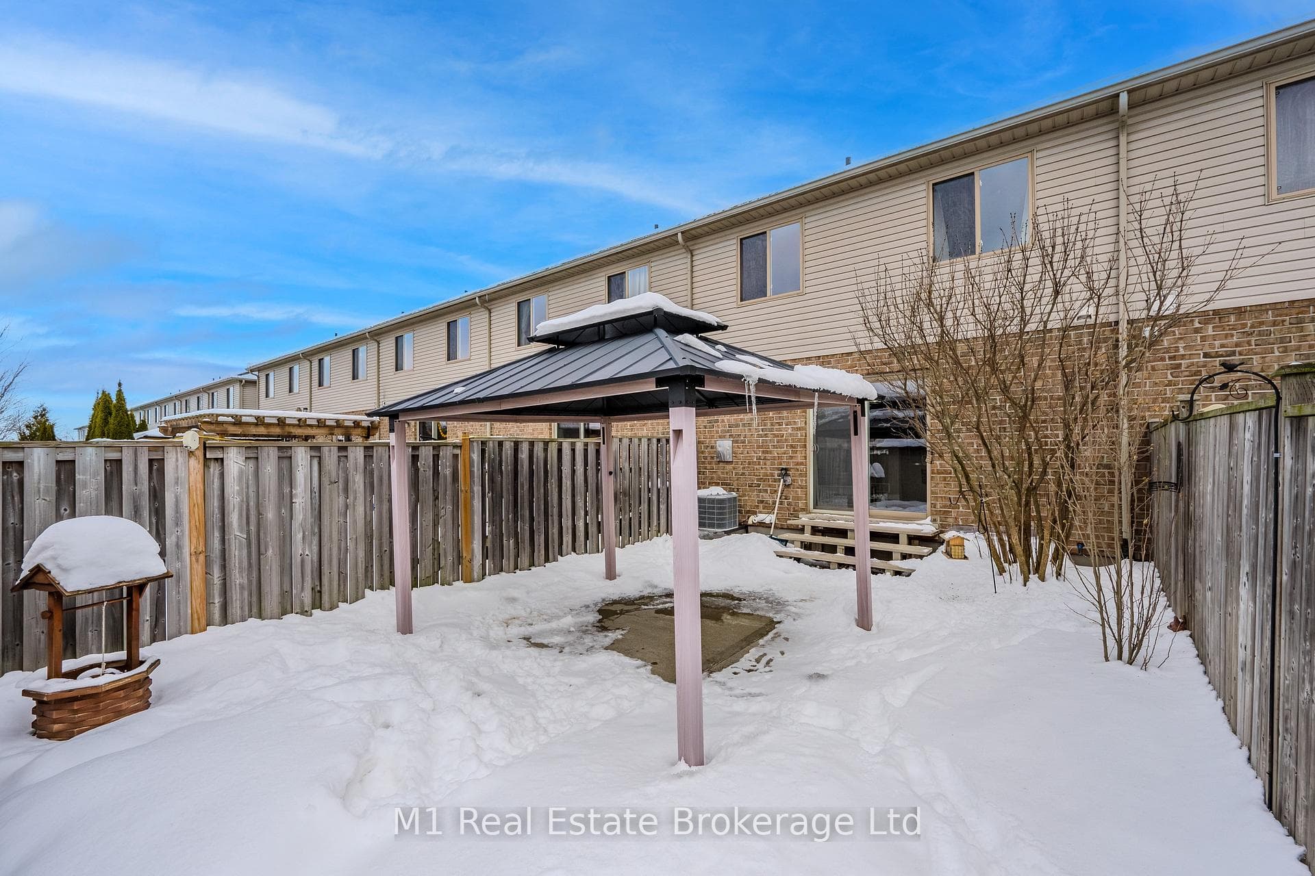 300 Severn Drive photo 43