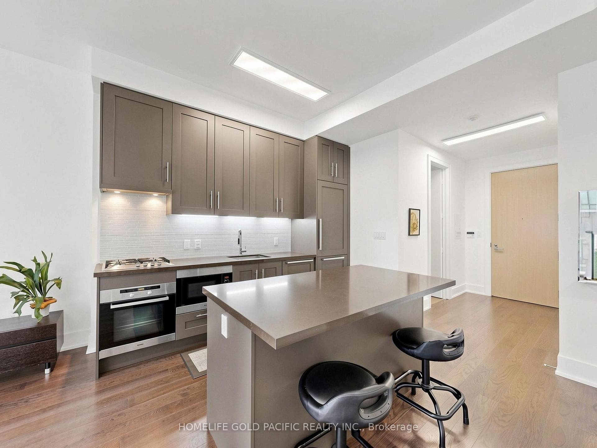 39 Queens Quay Unit 732 photo 8