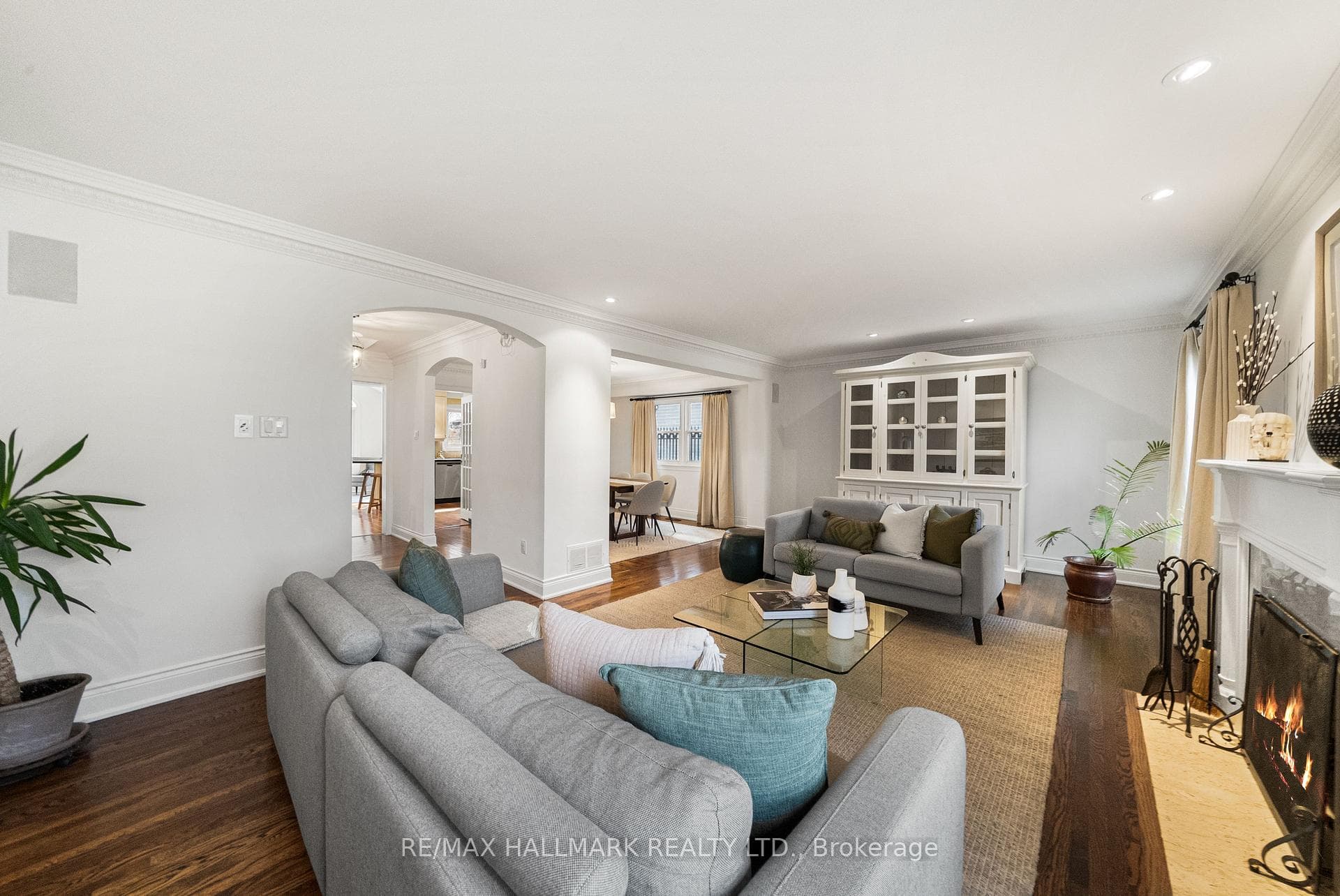 55 Riverside Boulevard photo 21