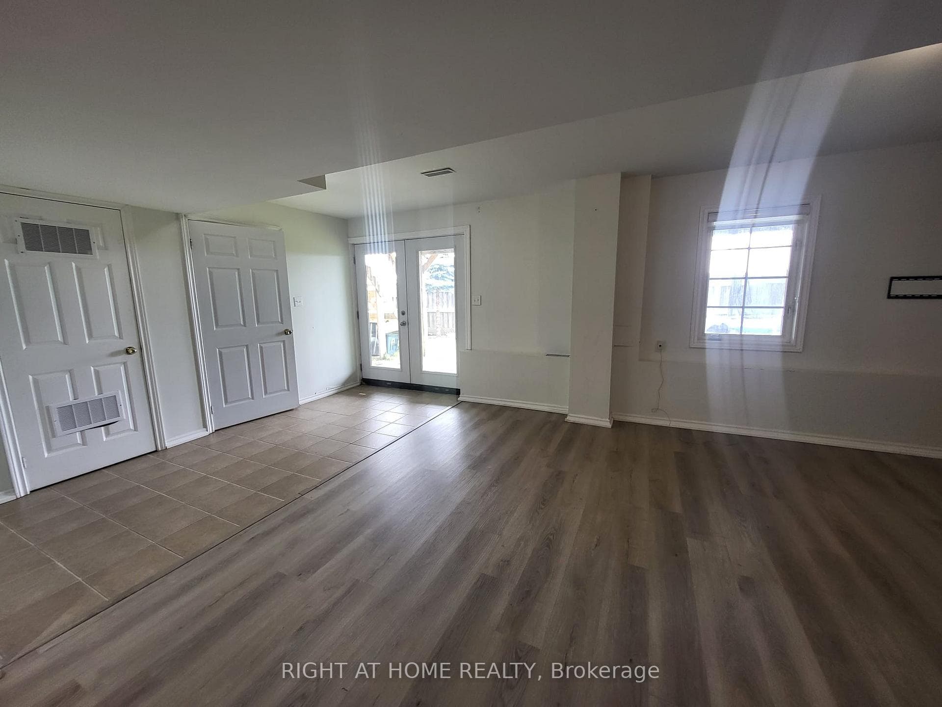 114 Succession Crescent Unit Bsmt photo 5