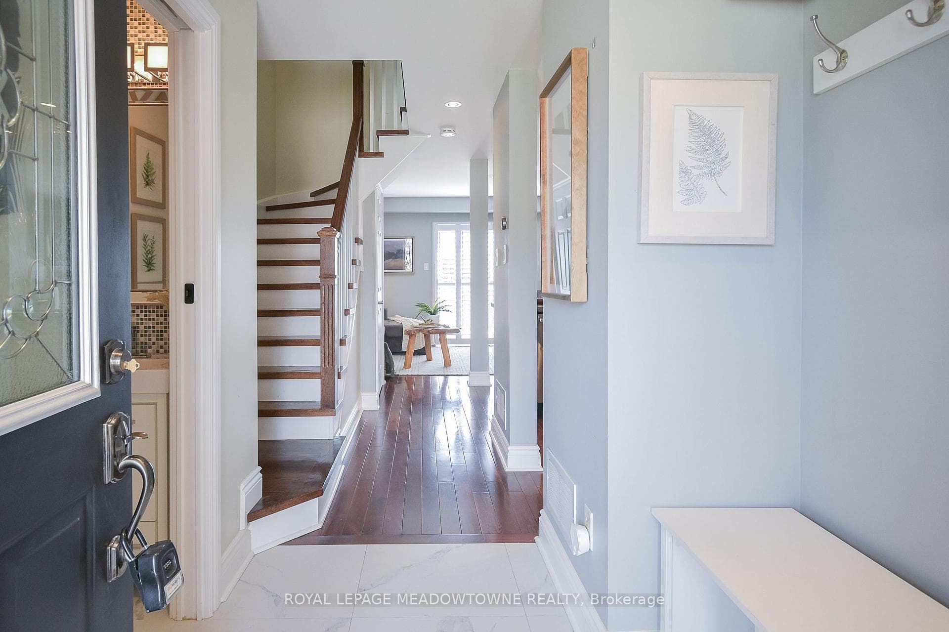 51 Mowat Crescent photo 4