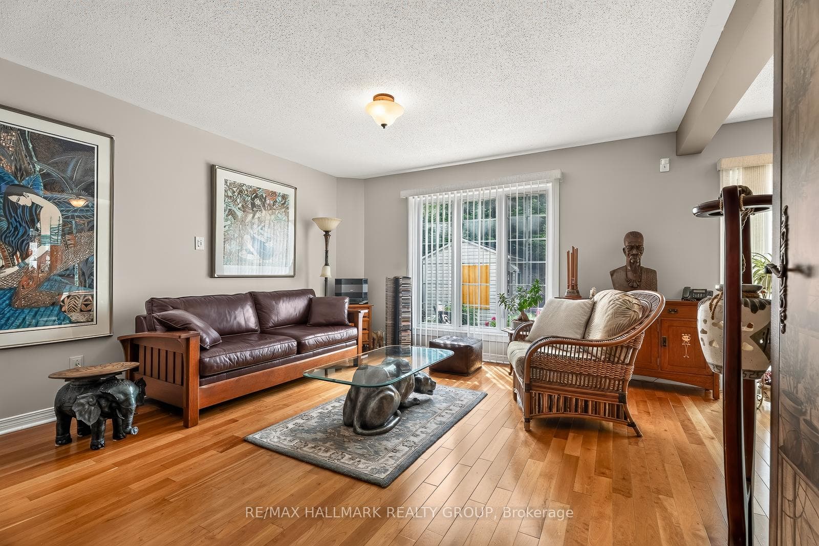 511 Deancourt Crescent photo 15