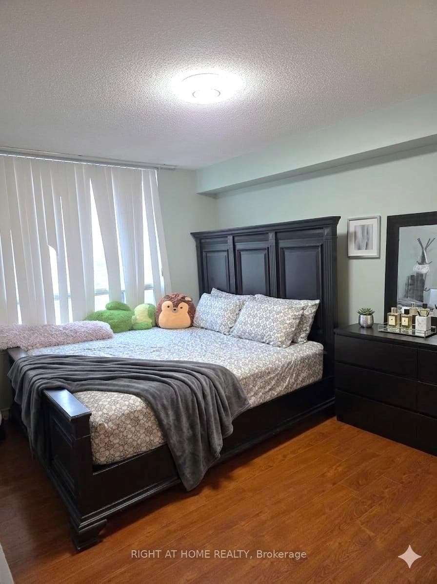68 Corporate Drive Unit 1229 photo 17
