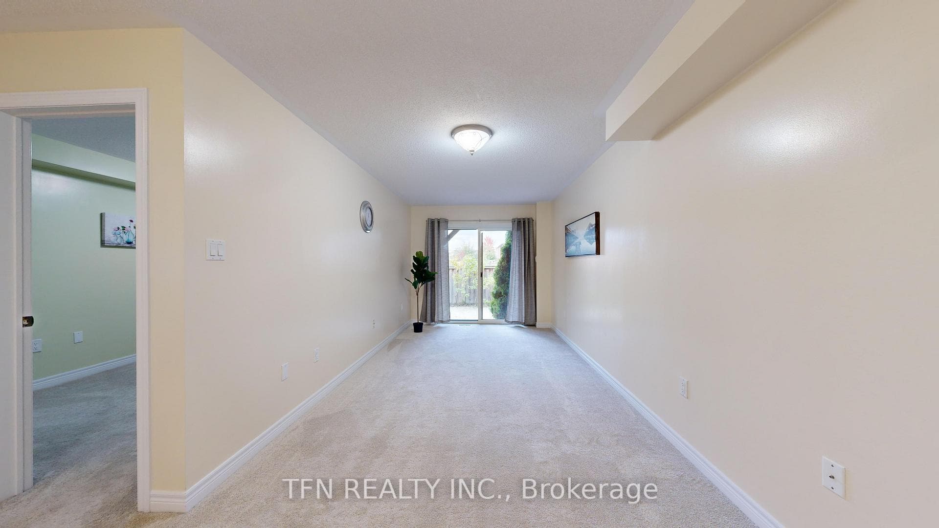 21 Wolf Creek Crescent photo 27