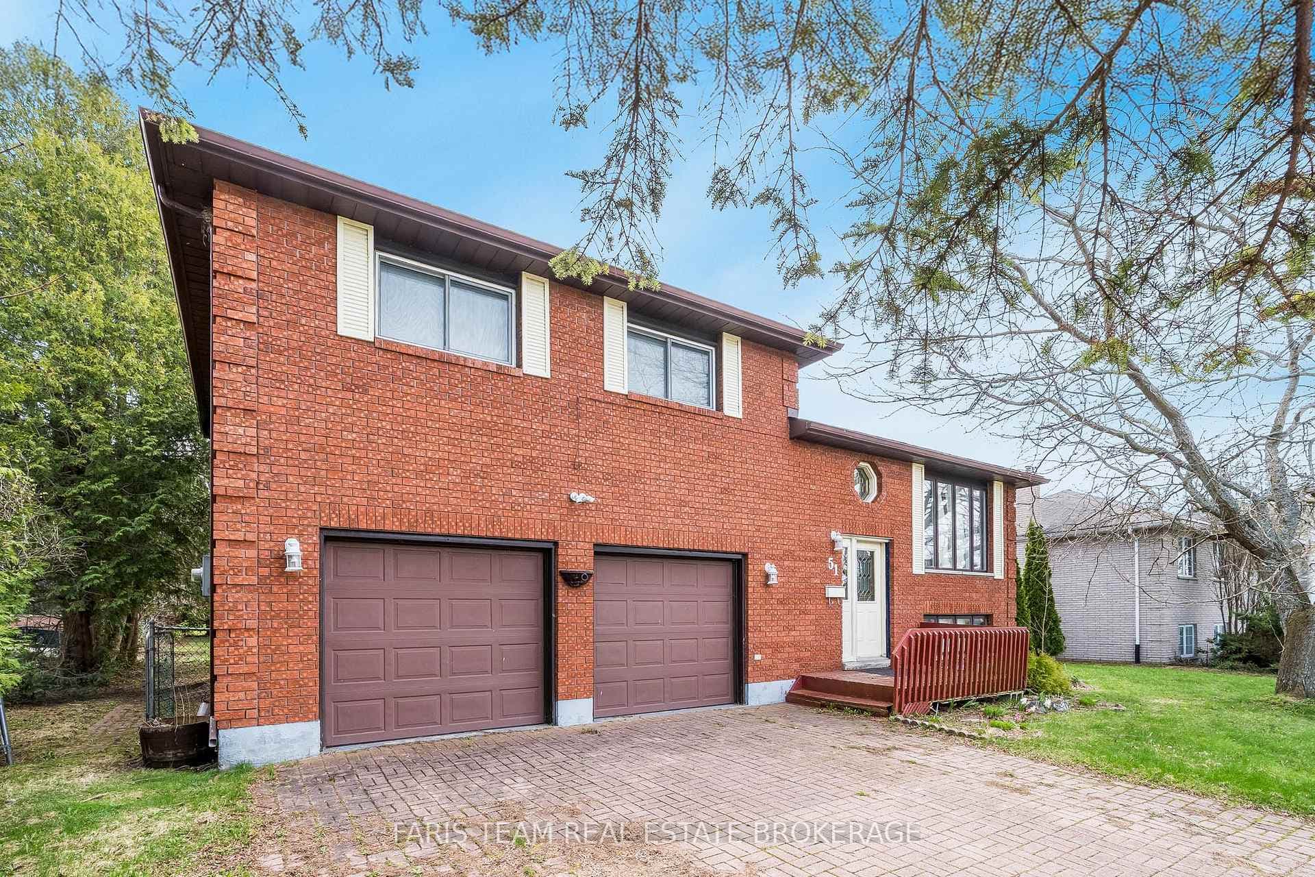 51 Beck Boulevard photo 4