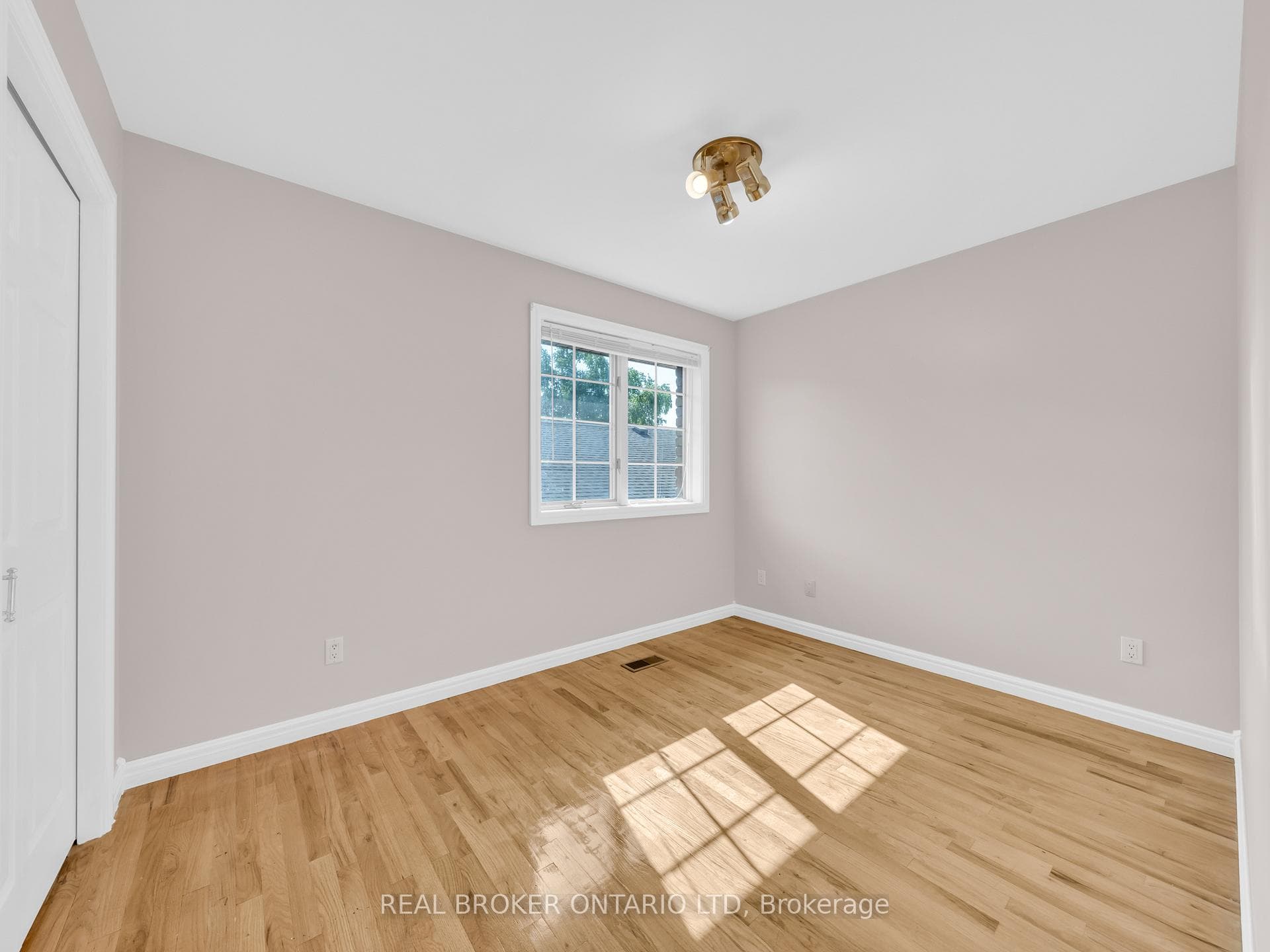 2545 Labelle Street photo 19