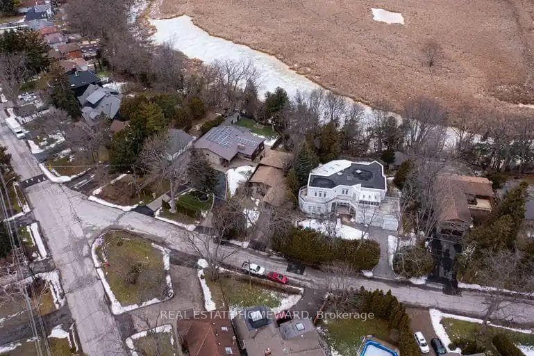 272 Taylor Road photo 15
