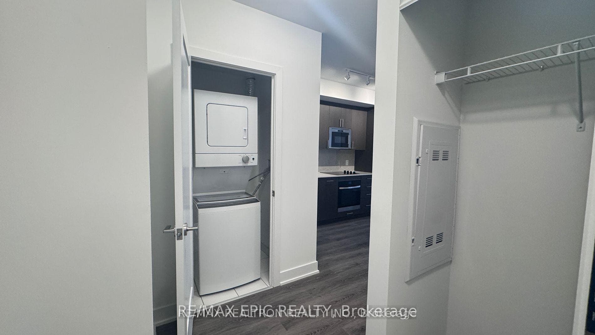 2545 Simcoe Street Unit 913 photo 8