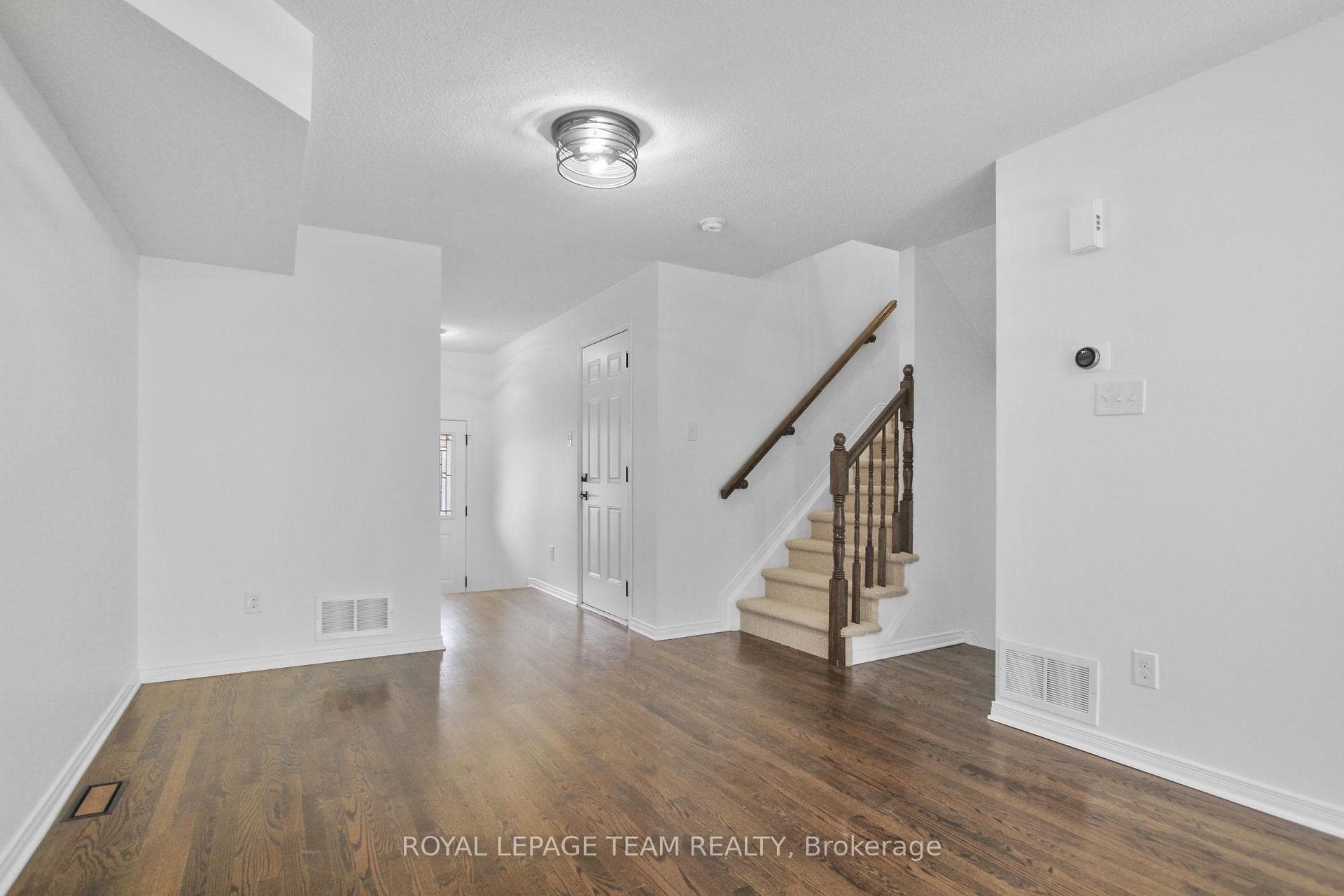 212 Lamplighters Drive photo 8