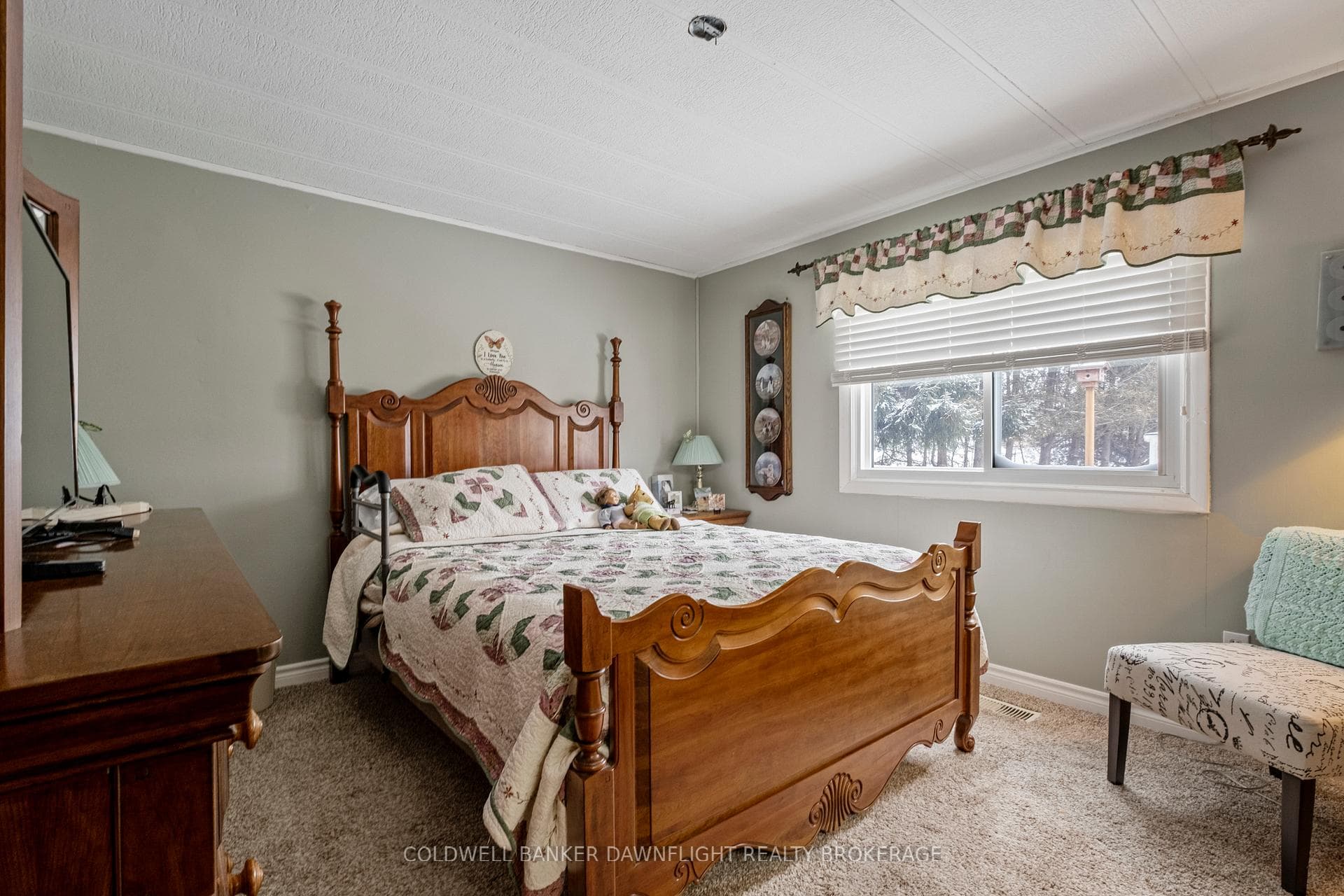 4 Redford Drive photo 17