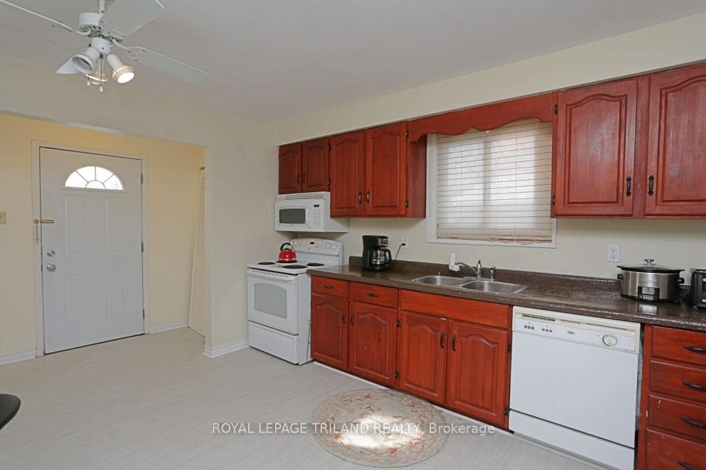 89 Renny Crescent photo 7