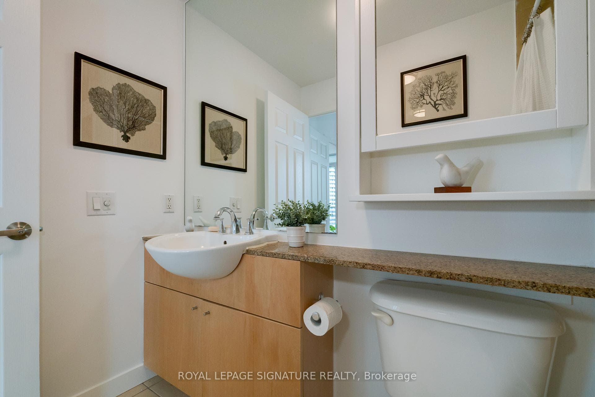 ENSUITE 4-PIECE BATHROOM