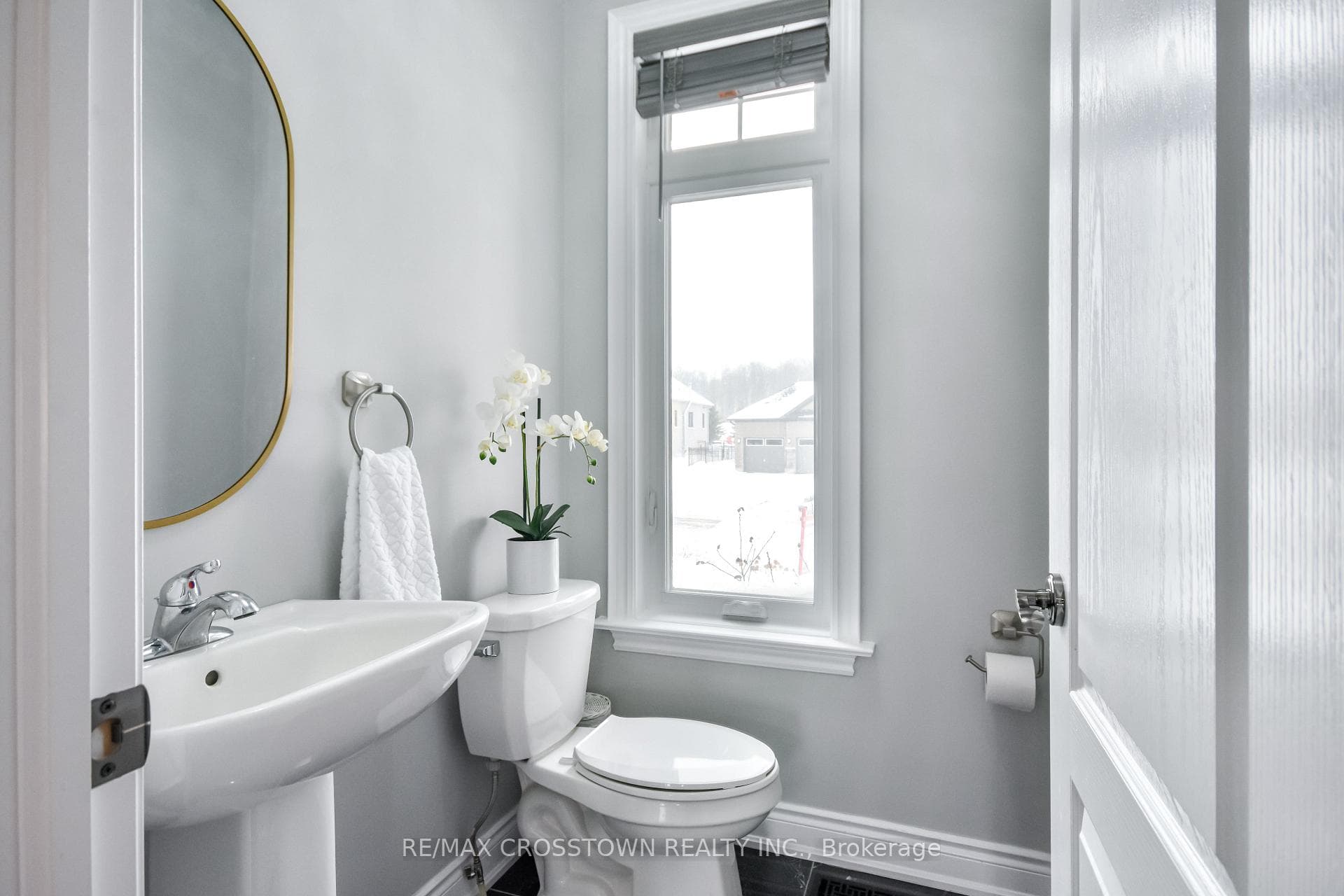 22 Stewart Crescent photo 4