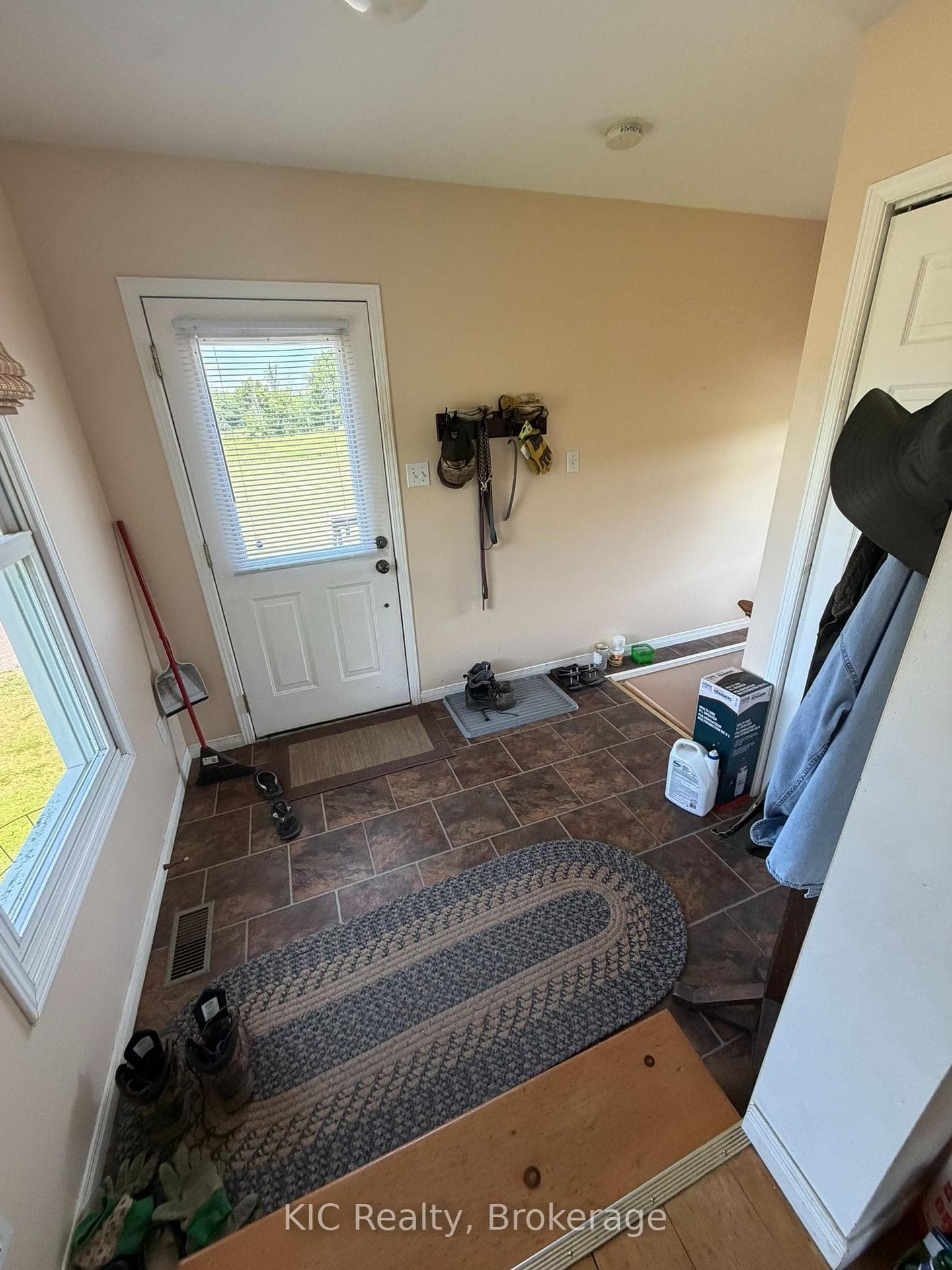 221 Jones Road photo 23